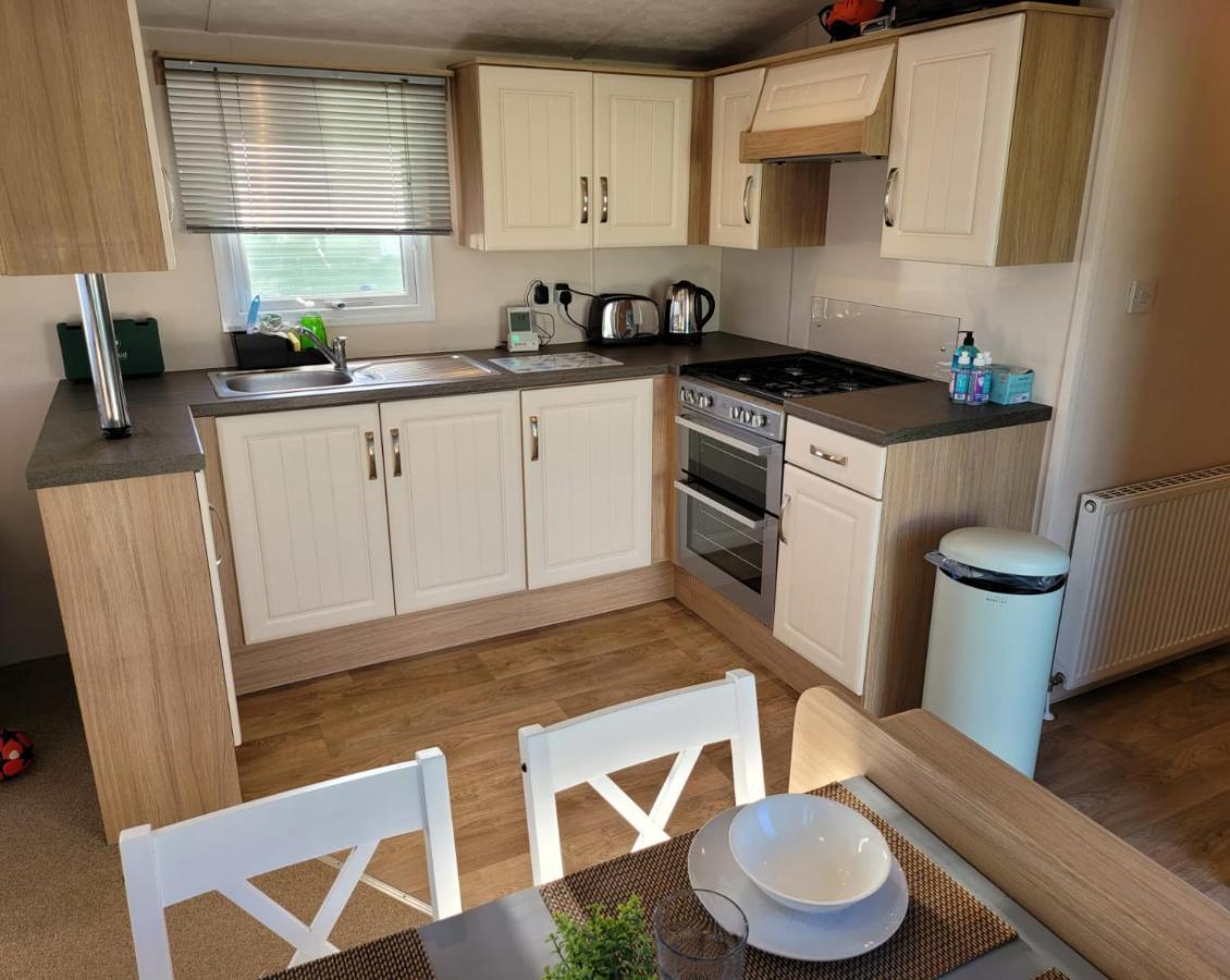 Lovely Static Caravan At Billing Aquadrome Villa Northampton Dış mekan fotoğraf