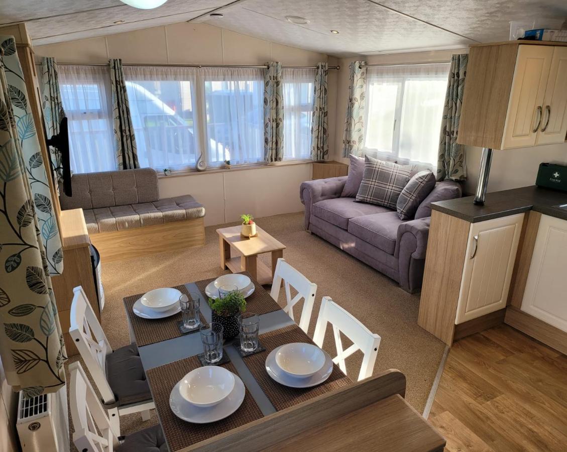 Lovely Static Caravan At Billing Aquadrome Villa Northampton Dış mekan fotoğraf